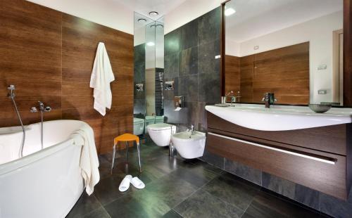 Deluxe Double Room with Bath