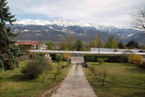Comfy home for group and family. Wonderful view! gîte à louer Le Versoud