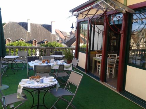 Instalações, Logis Hotel La Tourelle du Beffroi in Bourbon-Lancy