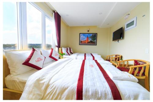 room detail thumbnail 1