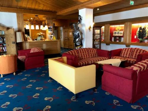 大堂, 祖爾波斯特酒店 (Hotel zur Post) in 克羅伊特