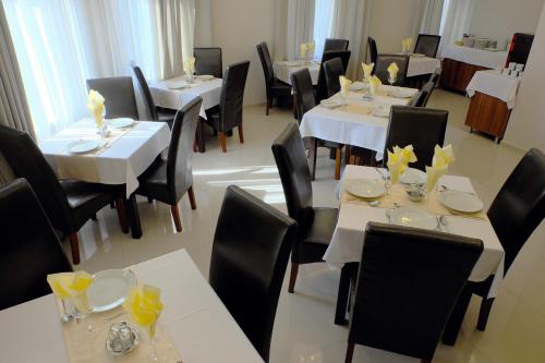 Vácz Hotel - image 10