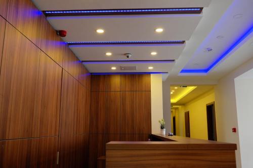 Vácz Hotel - image 2