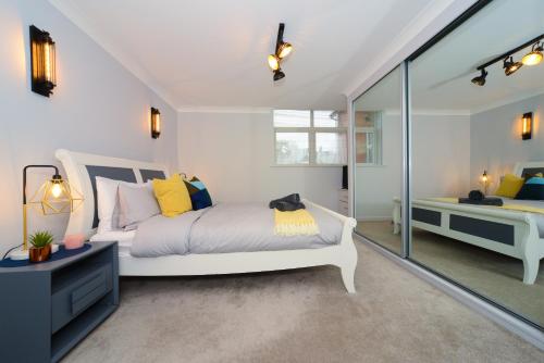 Beautiful Apartment near Bournemouth, Poole & Sandbanks 1