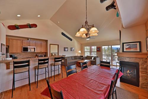 Rendezvous Discovery 3 BR Townhouse in Fraser, USA