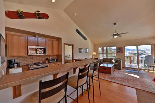 Rendezvous Discovery 3 BR Townhouse in Fraser, USA