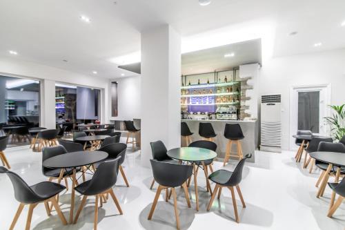 Bar/lounge, Byzantio City Hotel in Tinos