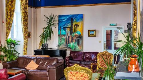 Castle Rock Hostel- Adult Only near Edinburgh Train Station