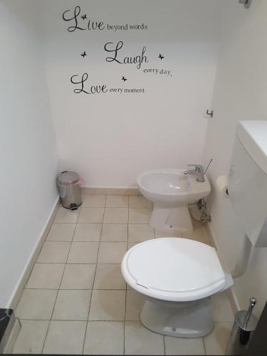 B&B Odeon Room Type - Double Room with Shared Bathroom