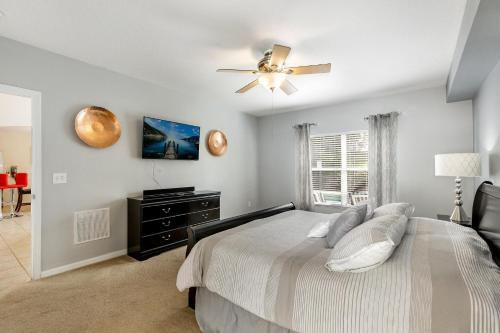 5 BR Emerald Island Villa Mins from Disney South Facing Pool Huge Corner Lot! - image 5
