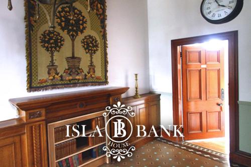 Isla Bank House