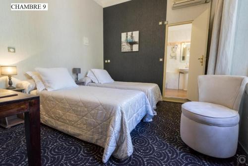 2 twin beds