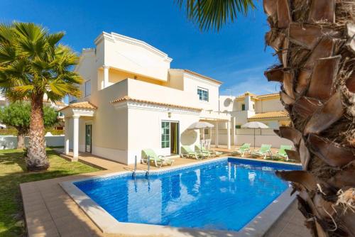  Villa Ambar, Unterkunft in Faro
