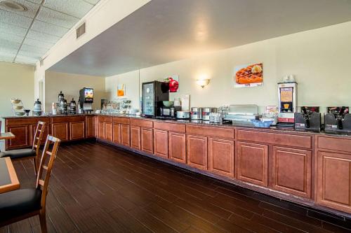 Quality Inn St George I-95 - image 8
