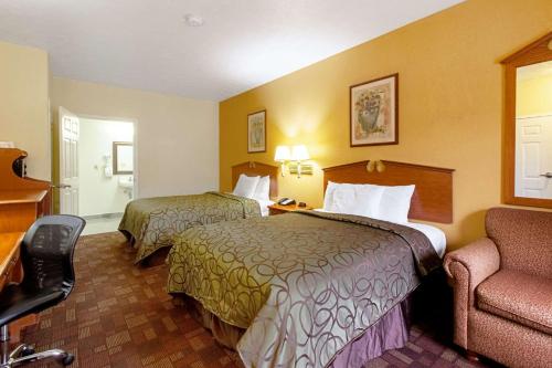 Quality Inn & Suites in Dickson, USA