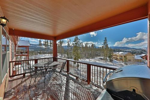 Rendezvous Discovery 3 BR Townhouse in Fraser, USA