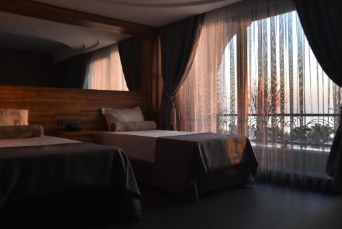 Grand Vuslat Erdek – Erdek, NY