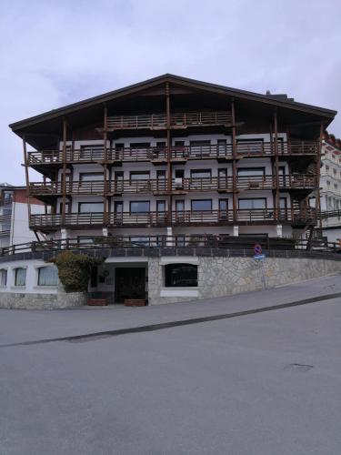  Condominio Royal ristrutturato in Sestriere