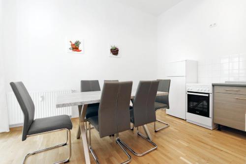 Grand Central Mitte Apartment - image 4
