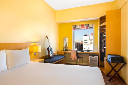 ibis Dubai Al Rigga, Дубай (фото 8)