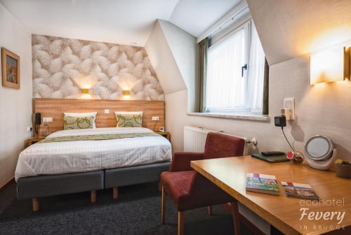 Superior Double Room image 7