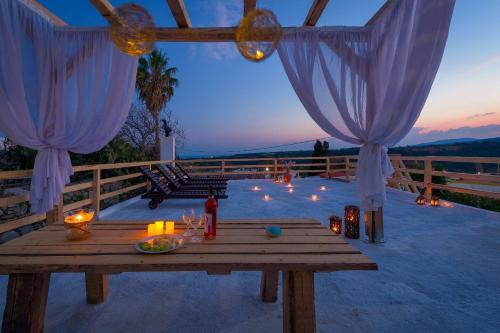  La Terrazza Villa, Unterkunft in Lachania