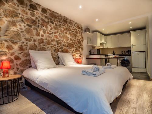 2 twin beds