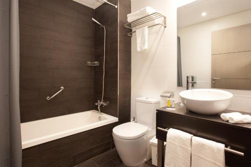room detail thumbnail 1