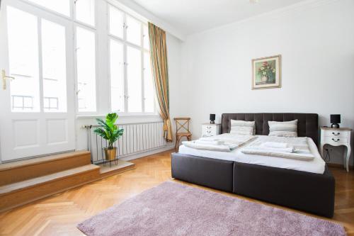 Chic & Charm Apartment, Budapest (photo 10)