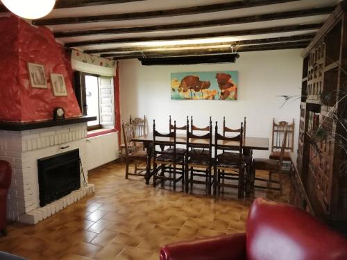 Algarabiastaying 2 granja San Julián (Algarabiastaying 2 granja San Julian) in Medina De Pomar