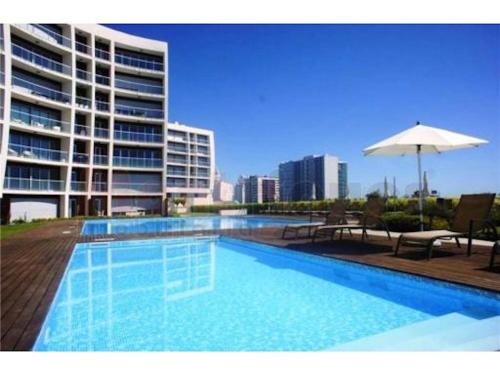 Charming Apartment with Balcony & Pool, Lisboa