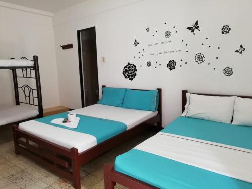 2 double beds, 2 bunk beds