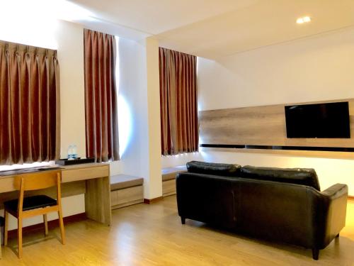 Premier Double Room image 4