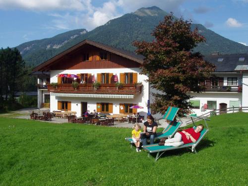 Hotel Garni Pension zur Wacht - Chambre d'hôtes - Strobl