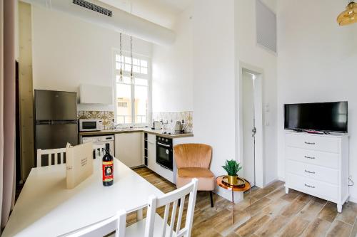 One-Bedroom Apartment with Balcony - Street View image 10