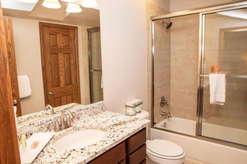 6 Chambertin Townhomes Townhouse photo 4