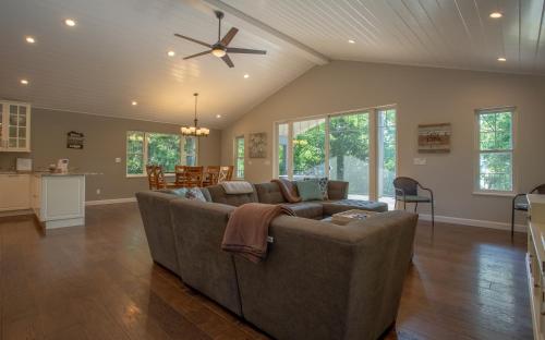 Happy Hideaway in Blue Eye, USA
