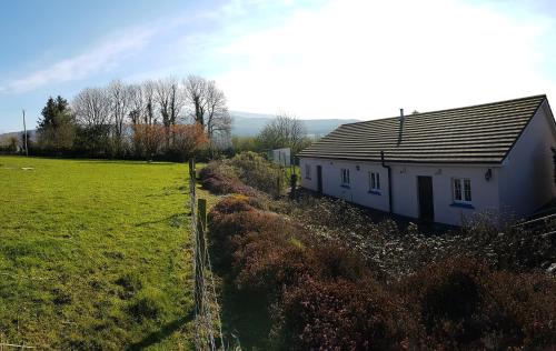 ทัศนียภาพภายนอกโรงแรม, Bleantis Mountain Cottage in the Comeragh Mountains in ดันการ์แวน