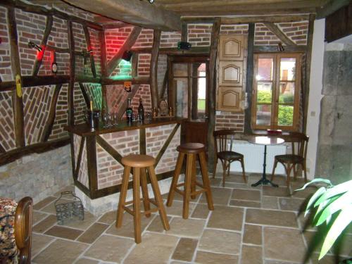 La chaumière de Laives (La chaumiere de Laives) in Sennecey-le-Grand