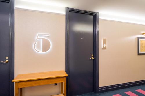 Studio 5E