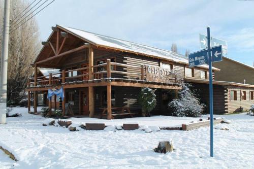 Exterior view, Calafate Hostel in El Calafate