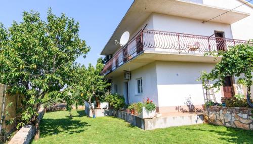 Apartments with a parking space Vrsine Trogir - 16733