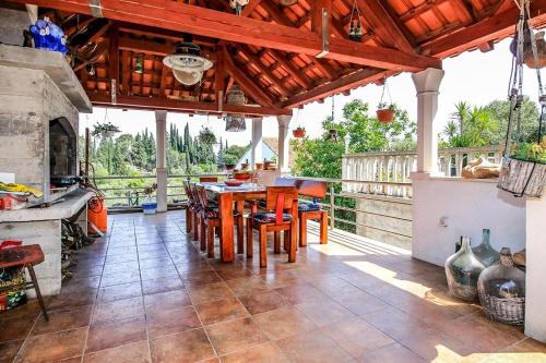 Apartments with a parking space Trpanj Peljesac - 16825