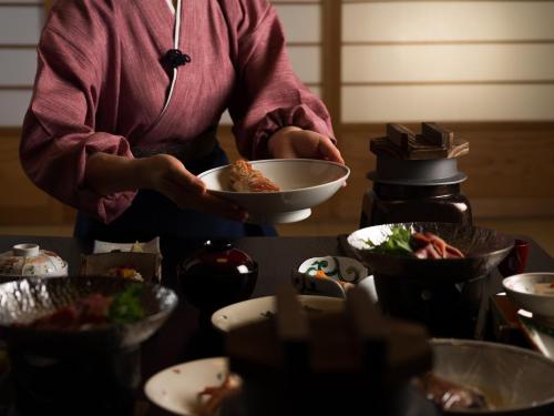 Deluxe Japanese-Style Room - Non-Smoking(Main BLD) - Breakfast + Special KAISEKI Dinner in Room