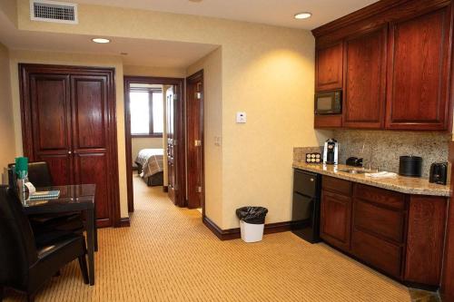 306 Beaver Creek Lodge Luxury Suite Condo - image 8