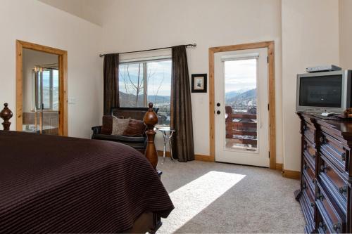 Log Cabin in Park City - image 8