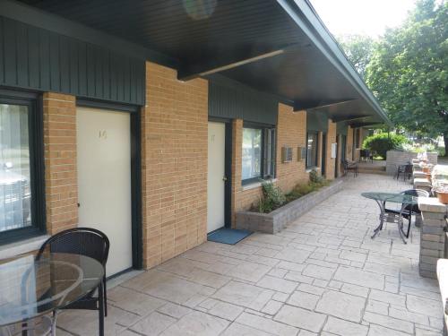 . The Wesley Inn Motel