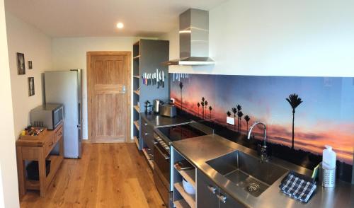 ห้องครัว, Tasman Sea Retreat in ปูนาไกกิ