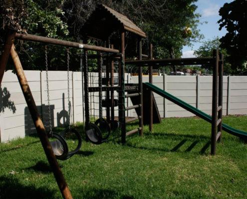 Taman bermain, The Village Guesthouse in Ceres
