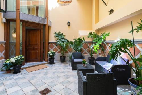 CASA MIRAFLORES - image 4